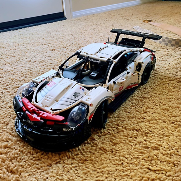 Porsche 911 lego - Picture 2 of 5